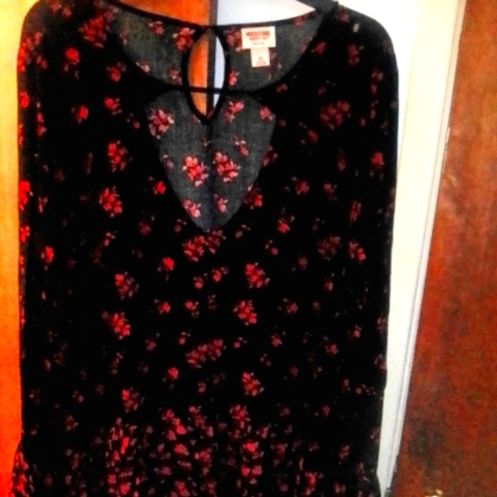 Mossimo floral print top with bell sleeves size XL